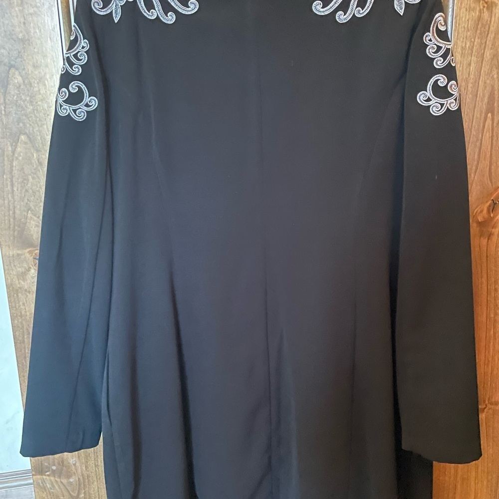 Peter Nygard embroidered jacket. Size 16 Black - Picture 2 of 4